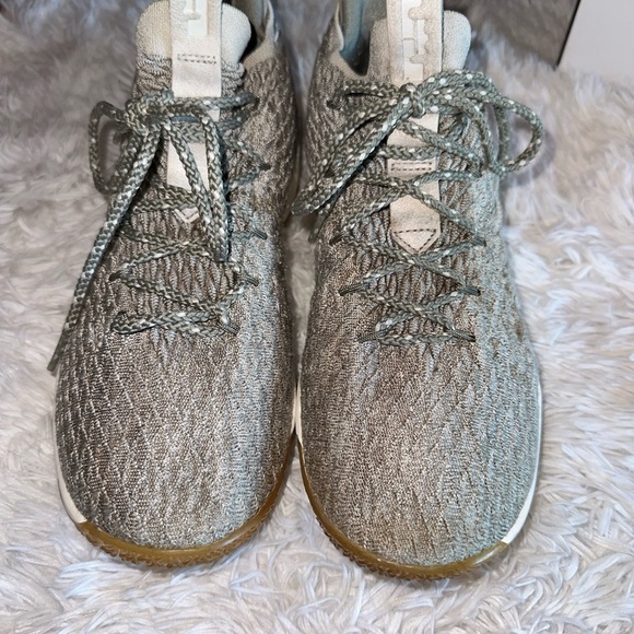 Nike LeBron XV 15 Low Light Bone Gray Basketball Sneakers AO1755-003 Men SZ 9 main image 9